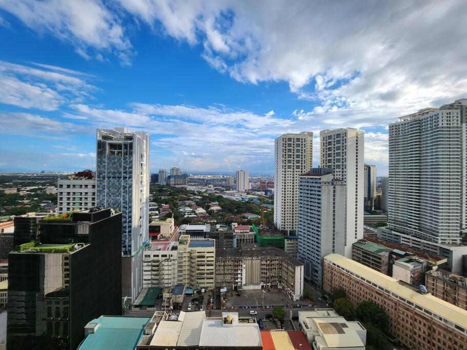 And Cozy Near Greenbelt Makati With Balcony *