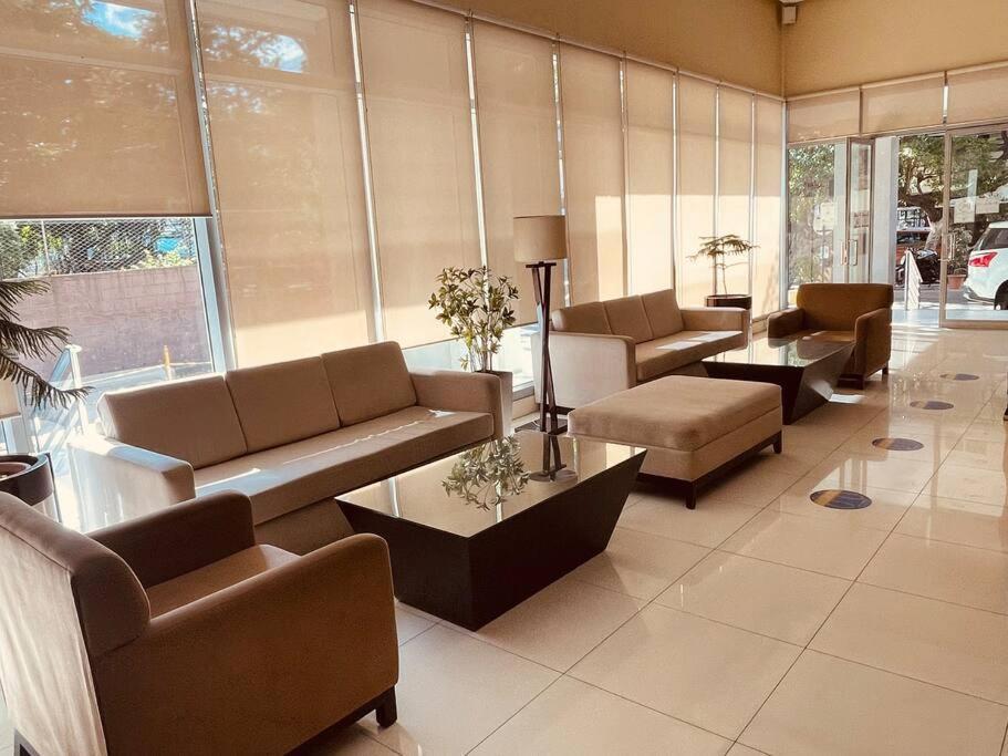 Condo For Short Stay In Ermita Near Slmec & Us Embassy Apartment *