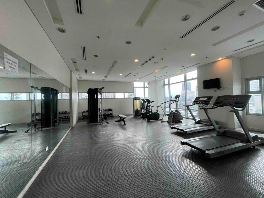 Condo For Short Stay In Ermita Near Slmec & Us Embassy Apartment *