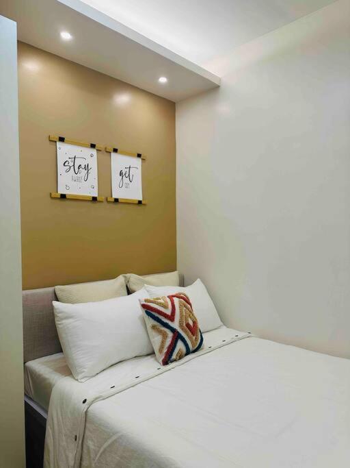 Condotel Vibe At Spring Residences Near Airport Apartamento Manila