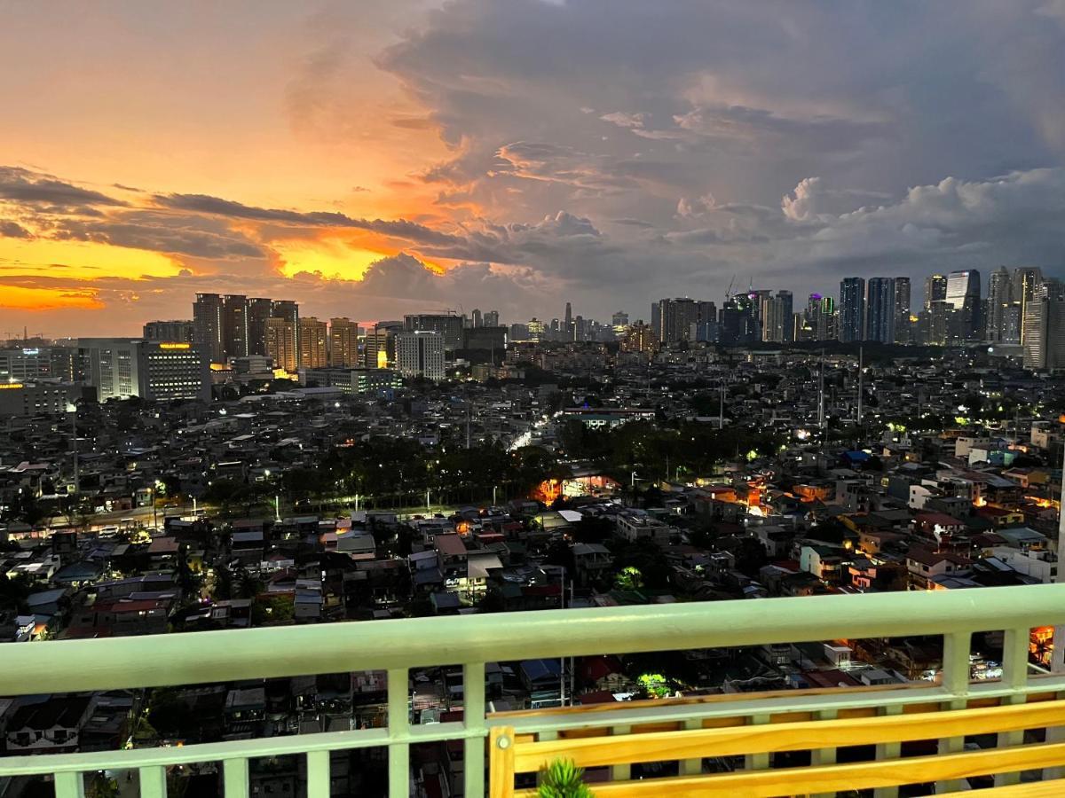 Sunset View W/ King Bednwi-fi At Grace Res, Taguig Manila