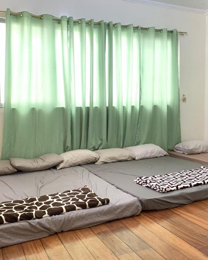 Apartment House A - Bahay Bakasyunan In New Intramuros Village, Old Balara Q.c