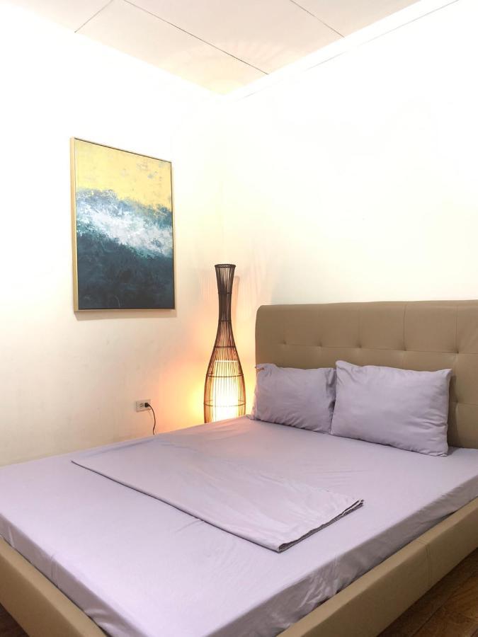 Apartment House A - Bahay Bakasyunan In New Intramuros Village, Old Balara Q.c Manila