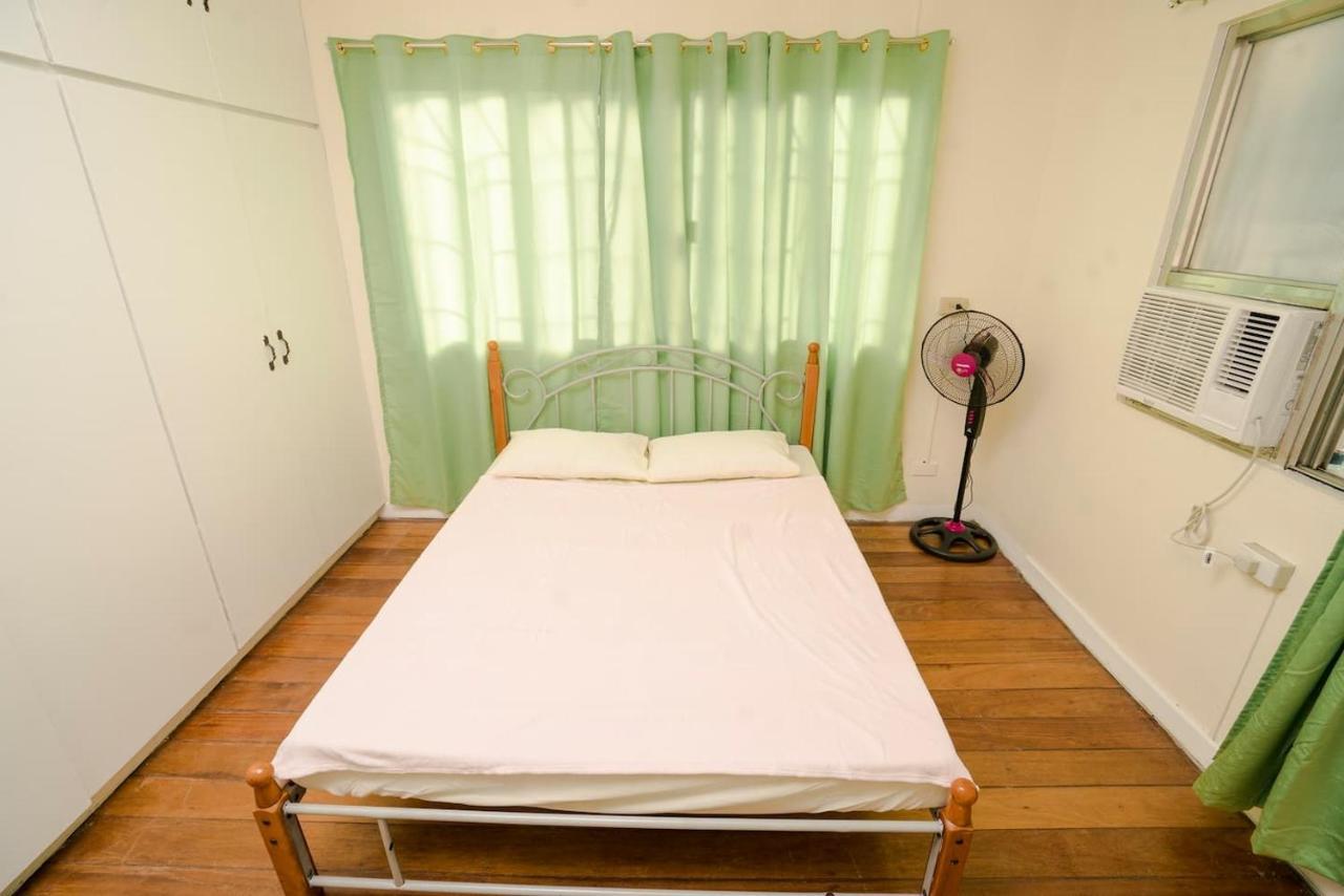 House A - Bahay Bakasyunan In New Intramuros Village, Old Balara Q.c *