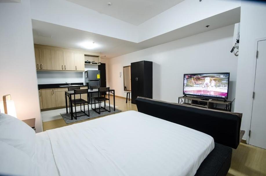 Apartment Prime Avant Bgc Location By Ph Staycation *