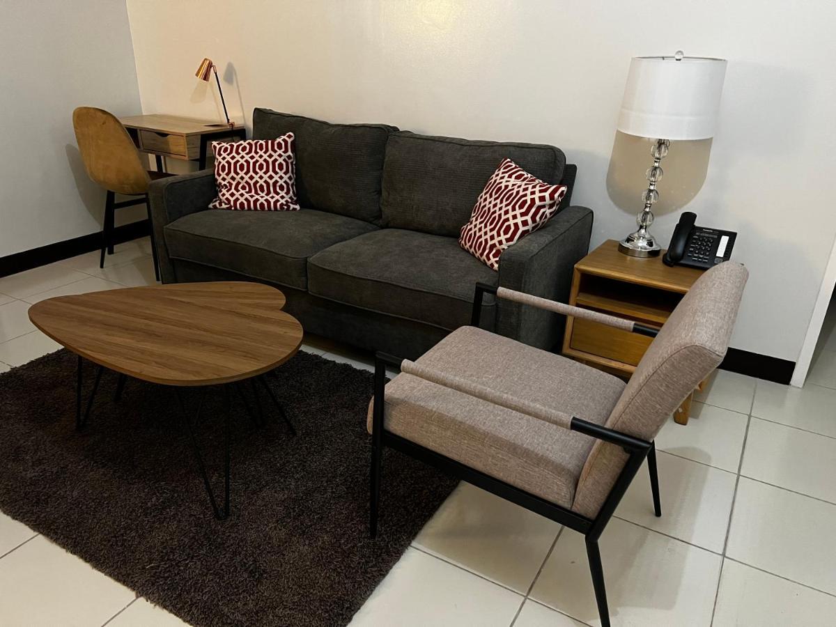 Amazing Views Across Shangrila Mall And Near Megamall Greenfield District * Manila