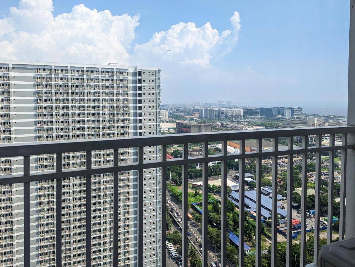 Apartment By The Bay Roxas Blvd Yacht Club Us Embassy Manila