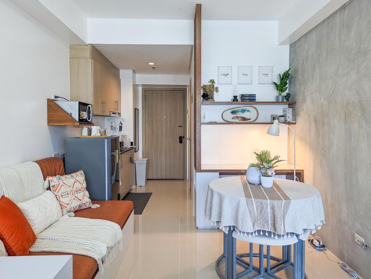 By The Bay Roxas Blvd Yacht Club Us Embassy Apartment Manila