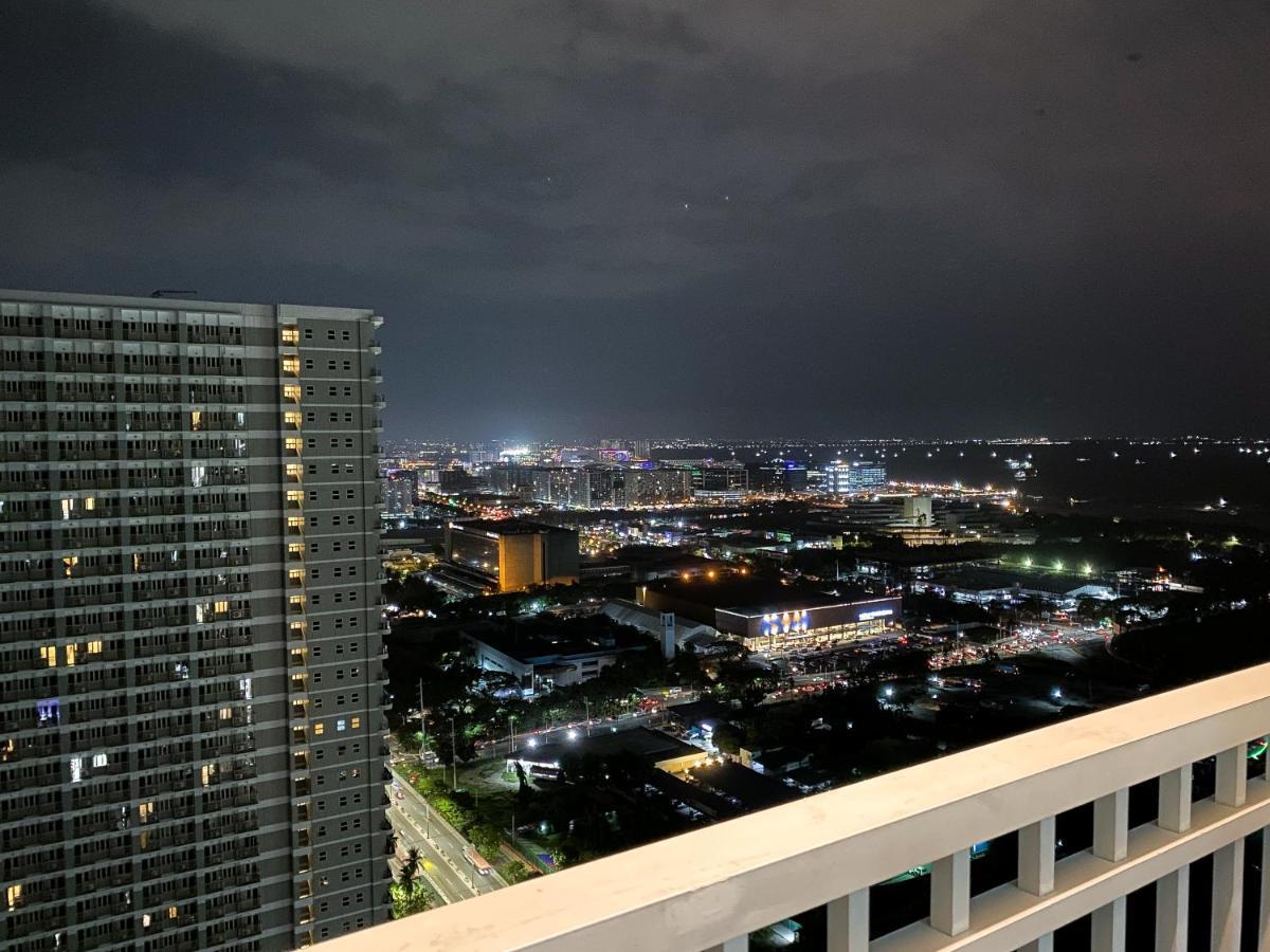 By The Bay Roxas Blvd Yacht Club Us Embassy Apartment Manila