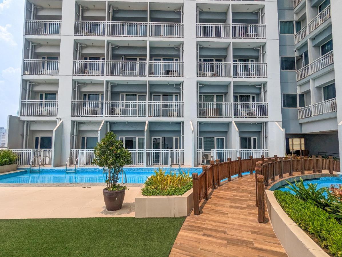 Apartment By The Bay Roxas Blvd Yacht Club Us Embassy