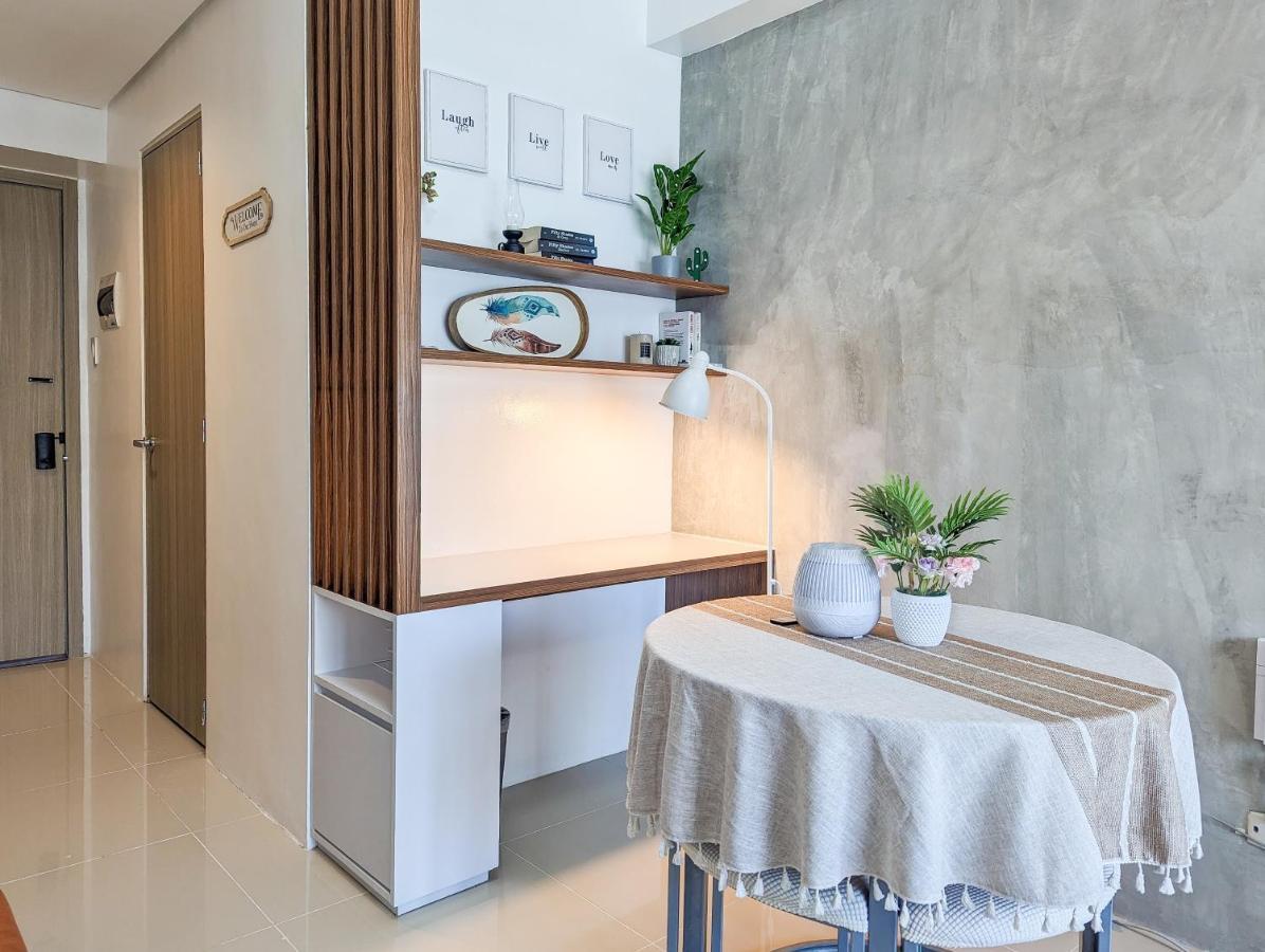 Apartment By The Bay Roxas Blvd Yacht Club Us Embassy Manila