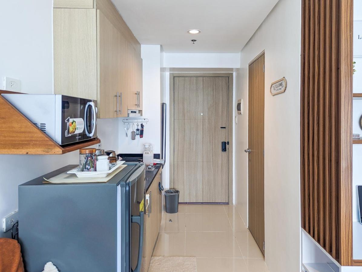 By The Bay Roxas Blvd Yacht Club Us Embassy Apartment Manila