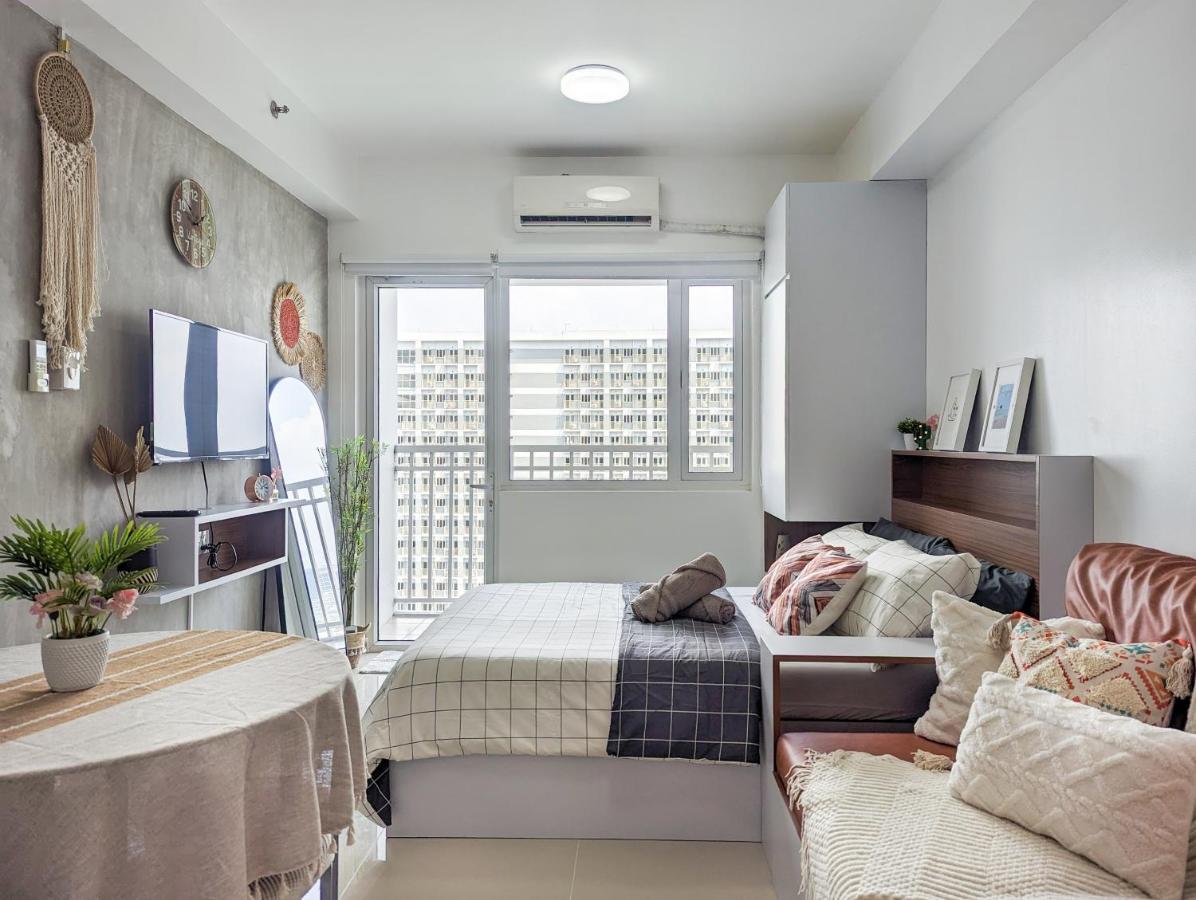 By The Bay Roxas Blvd Yacht Club Us Embassy Apartment Manila