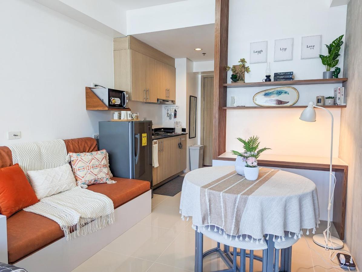 By The Bay Roxas Blvd Yacht Club Us Embassy Apartment Manila