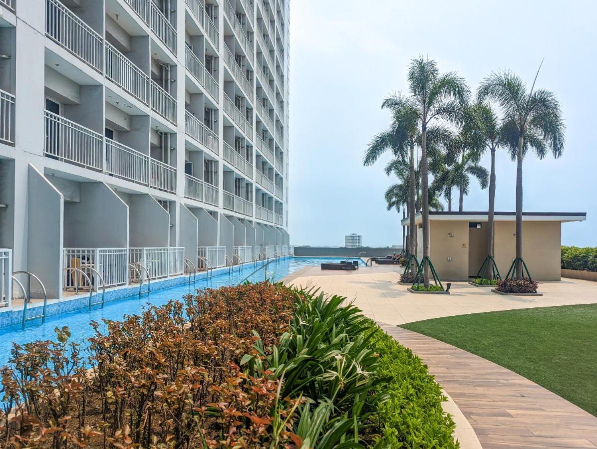 Apartment By The Bay Roxas Blvd Yacht Club Us Embassy