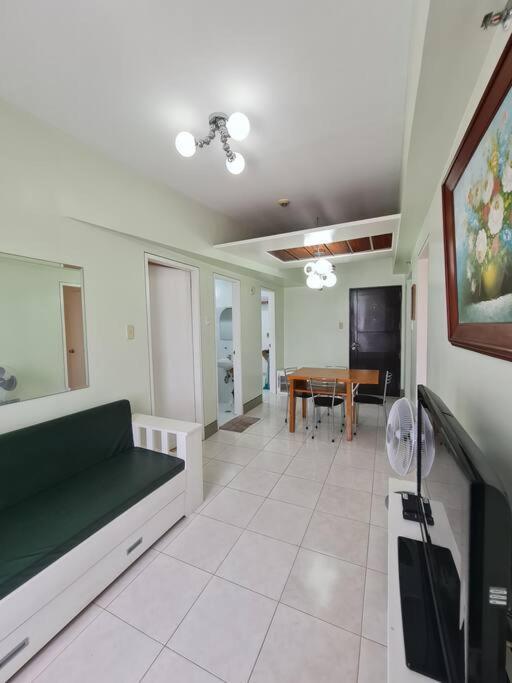 Modern & Spacious 2br With Netflix & Pool Acess In San Juan Manila