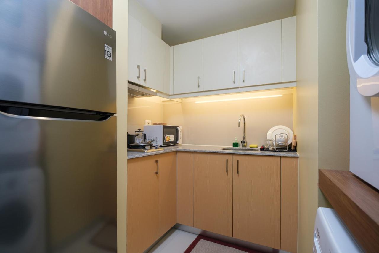 Uptown Parksuites Modern * Manila