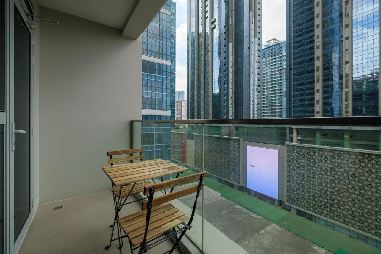 Apartment Uptown Parksuites Modern