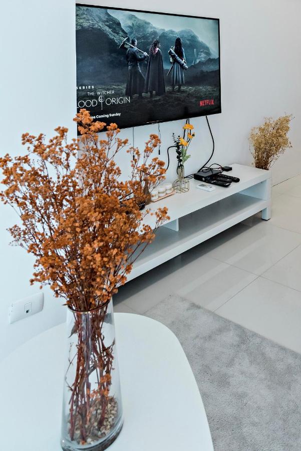 1br In Uptown Bgc *