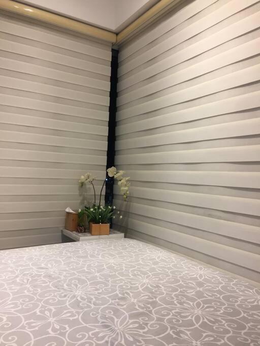 Modern Minimalist Unit Across Naia3 * Manila