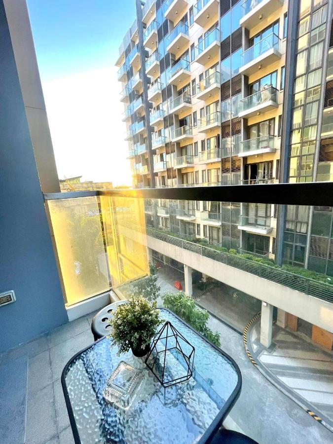 Lovely Unit With Free Wi-fi & Netflix I Across Naia T3 Airport Apartment *