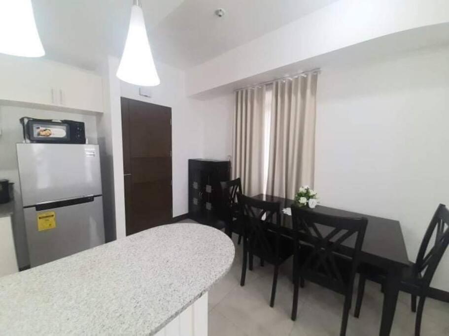 Cubao Manhattan Heights Unit 6h Tower B, 2br Apartment *