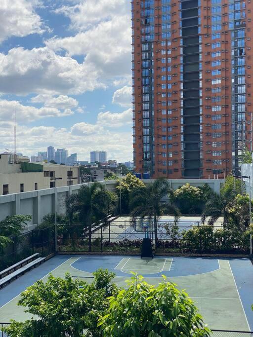 Cubao Manhattan Heights Unit 6h Tower B, 2br * Manila