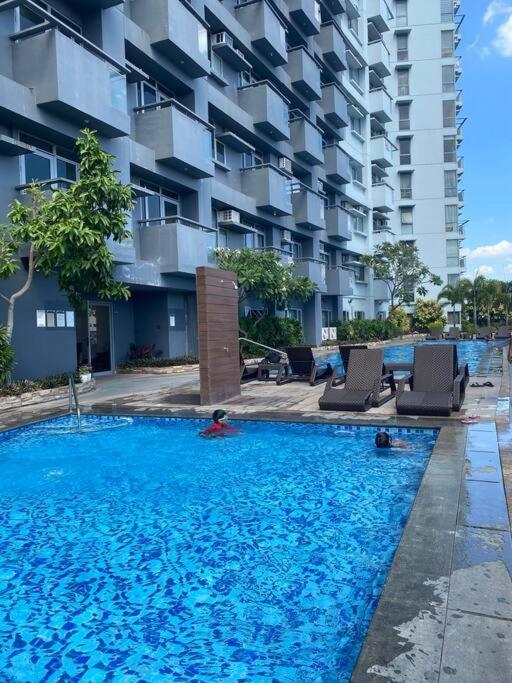 Cubao Manhattan Heights Unit 6h Tower B, 2br Apartment *