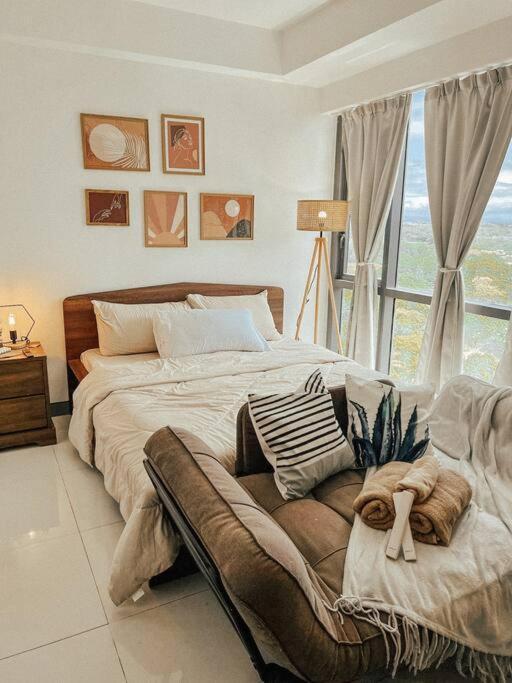 Chic And Cozy Viceroy Residences Taguig Apartment Manila