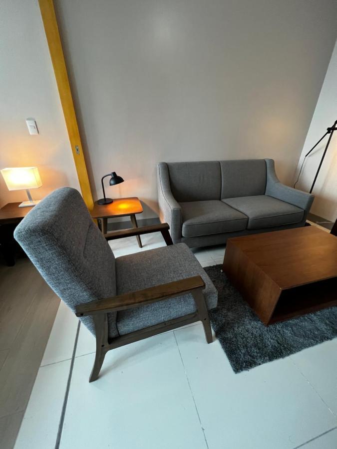 1 Bedroom Uptown Bgc Across Uptown Mall