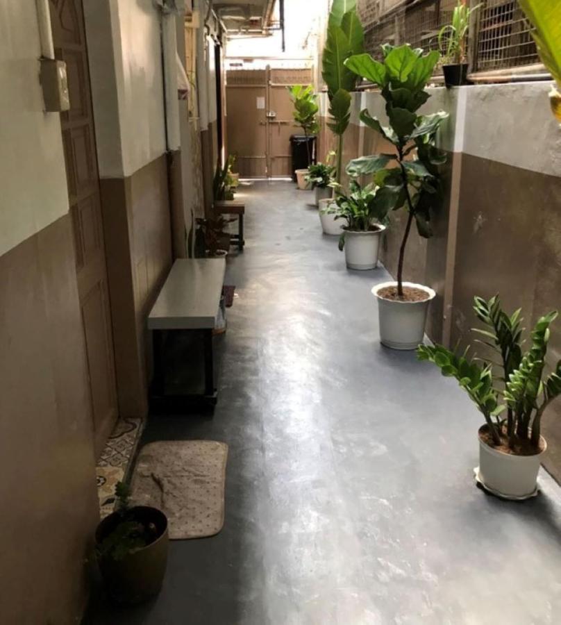 Apartment Budget Transient Capsule Makati Near Ayala And Buendia Lower Deck *