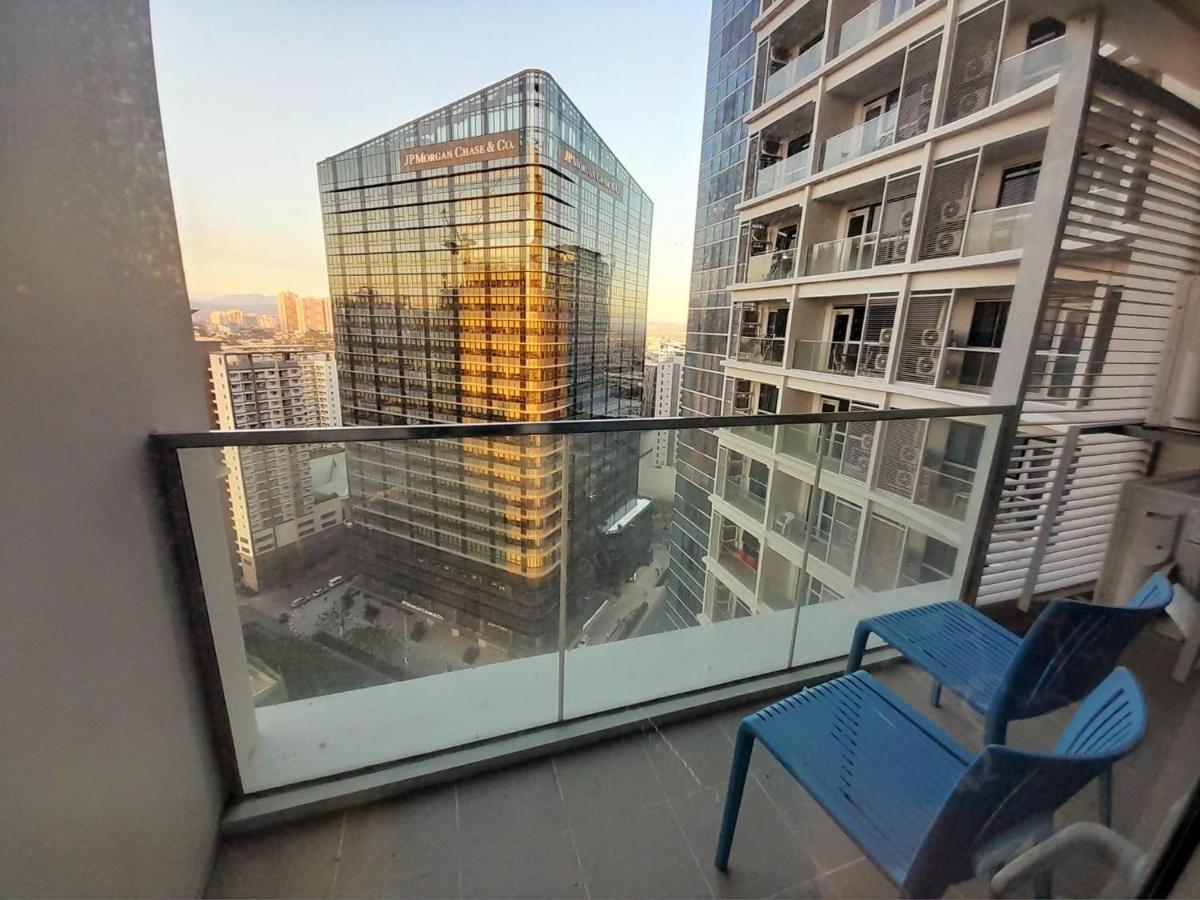 Apartamento 1 Bedroom Uptown Bgc With Balcony Manila