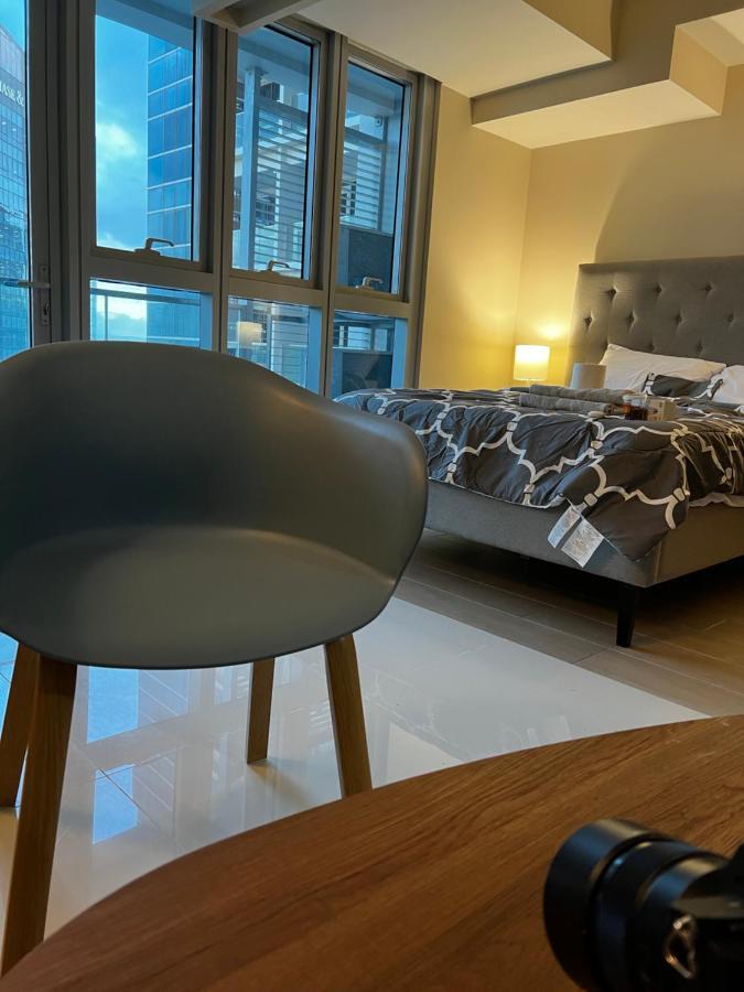 1 Bedroom Uptown Bgc With Balcony Apartamento