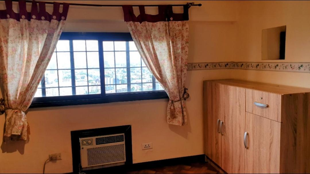 Greenhills Garden Square 2br & 2 Toilets Manila