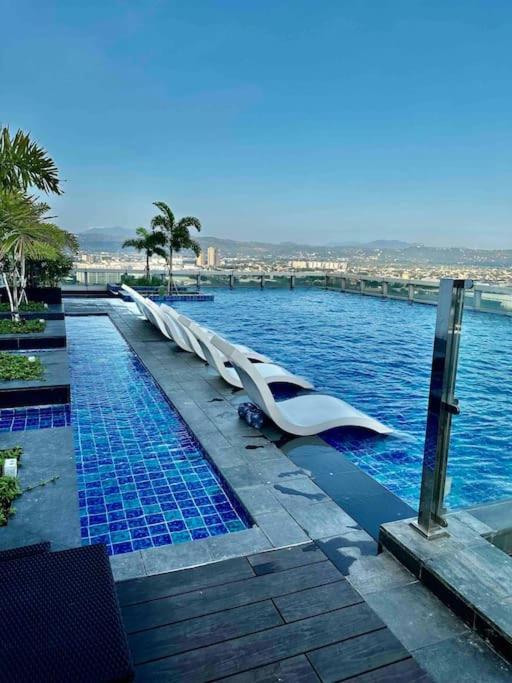 Luxury Living @ Eastwood