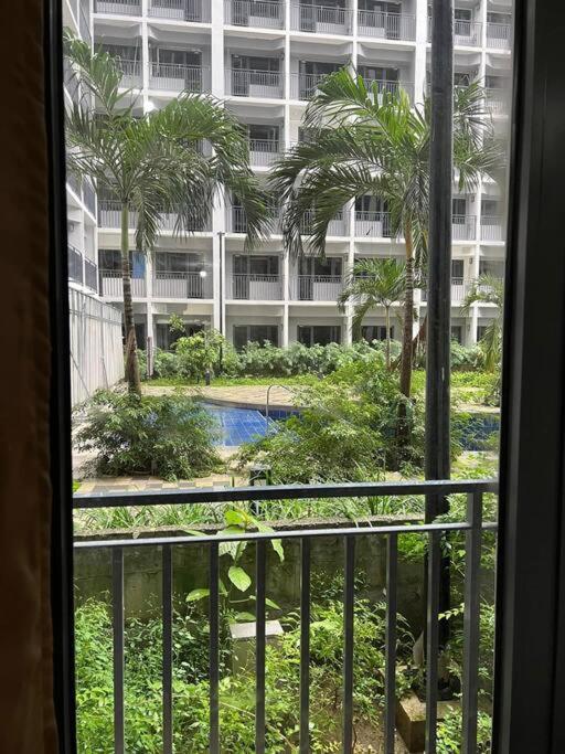 Apartment Cozy 1br Shore 2 Wi-fi Netflix Near Moa Manila