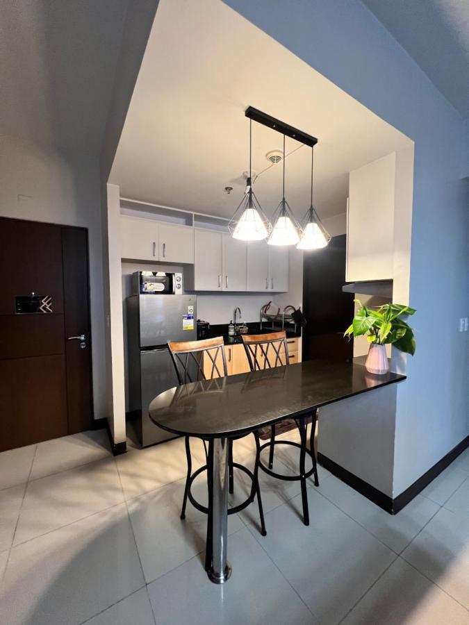 Manhattan Heights Tower A *