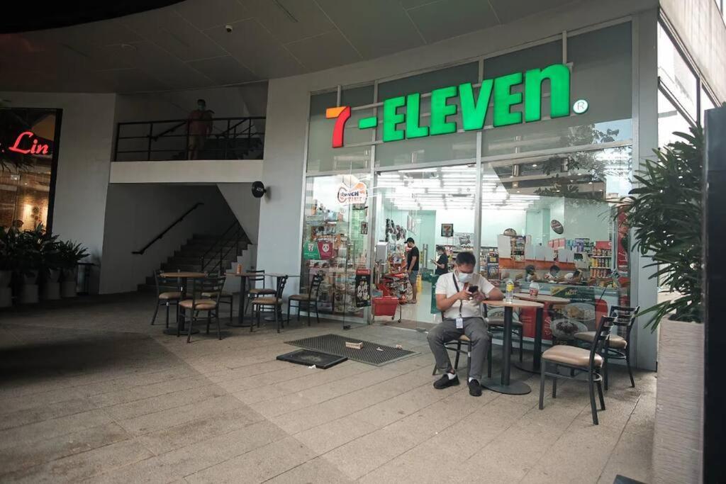 New Cosy 1br Above Air Mall Walk To Ayala/buendia Manila