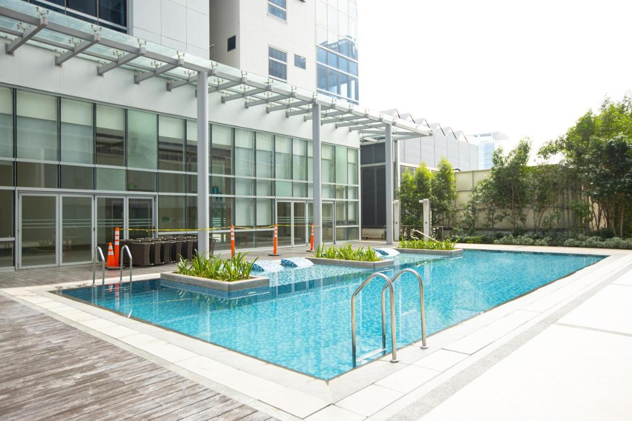 1br In Uptown Bgc