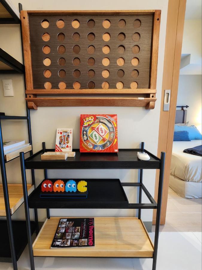Spacious Unit At Uptown Parksuites Across Uptown Mall And Mitsukoshi Mall Free Parking With Washer Apartment Manila
