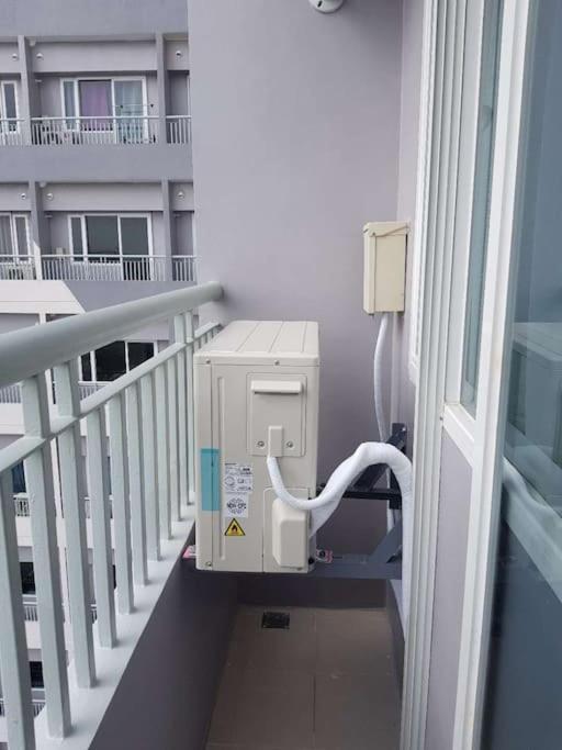 Mary's Pool View At Grace Residences Near Bgc Apartamento