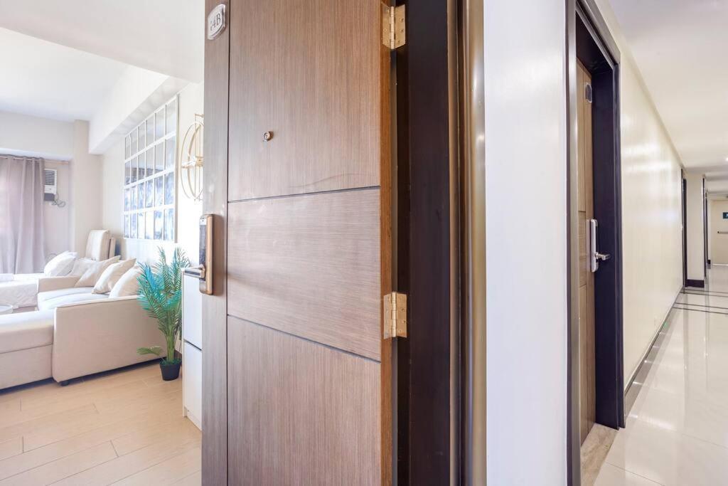 Refined & Homey Luxury Apartment