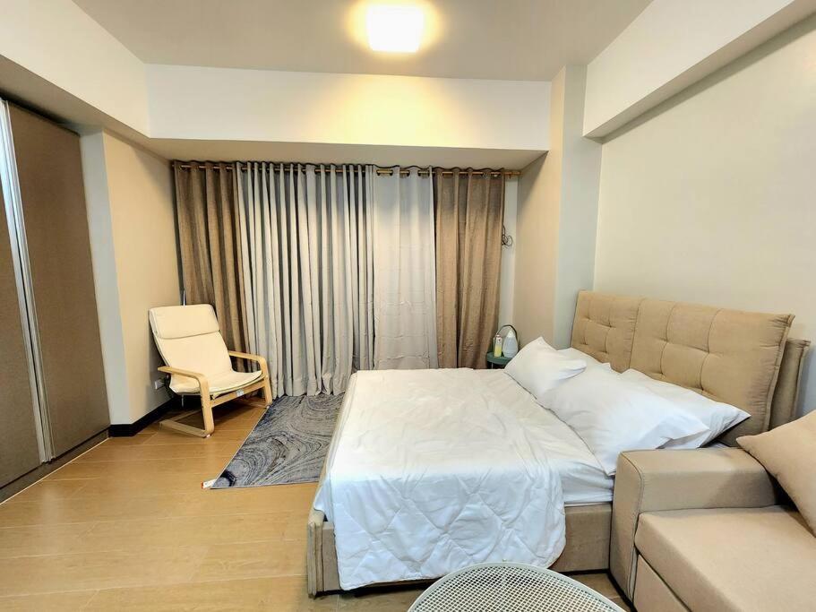 Apartment Refined & Homey Luxury Manila