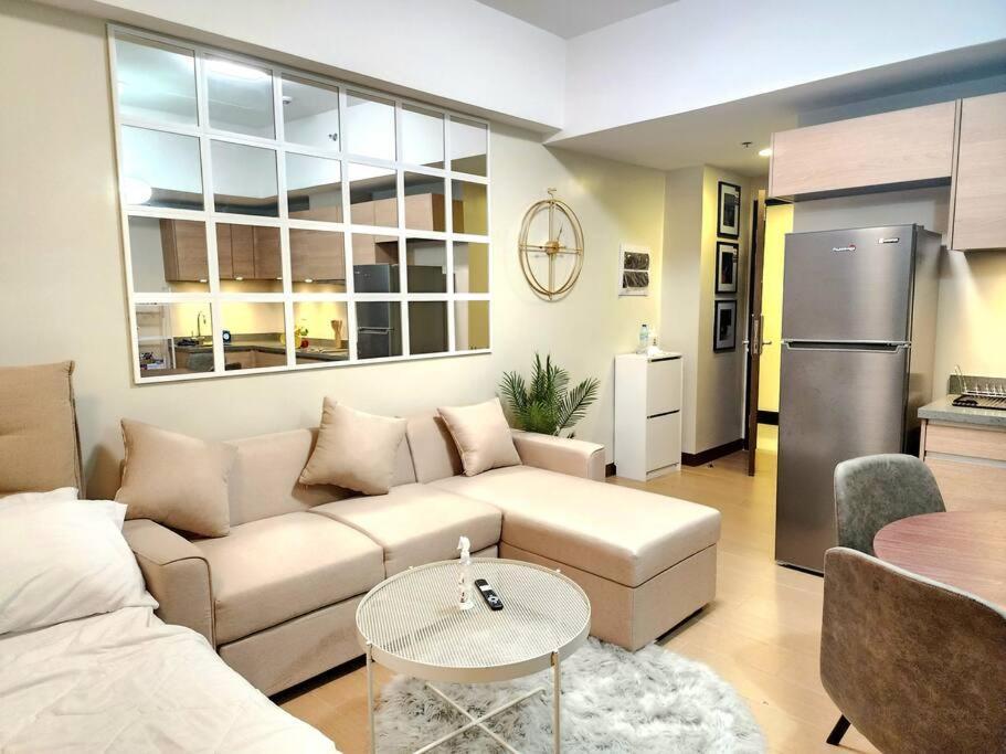 Refined & Homey Luxury Apartment Manila