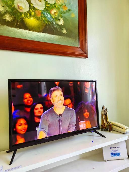 Modern & Spacious 2br With Netflix & Pool Acess In San Juan * Manila