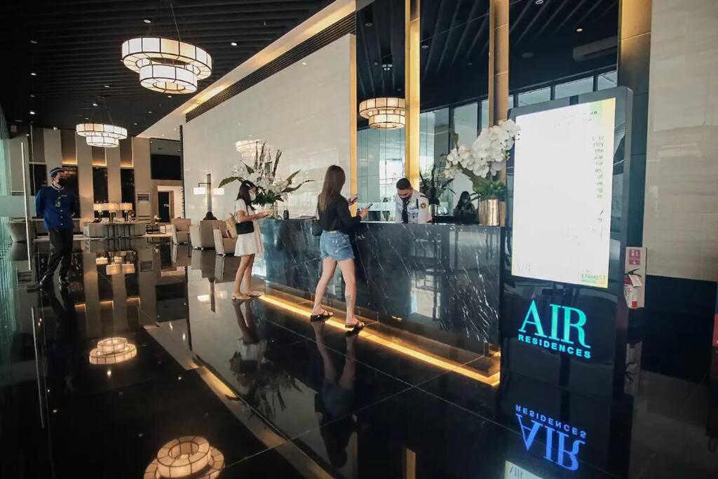 New Cosy 1br Above Air Mall Walk To Ayala/buendia * Manila