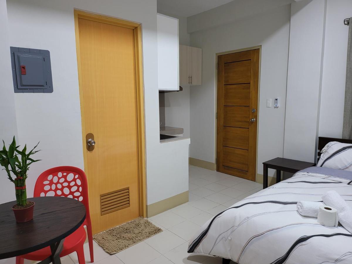 R Us - Purisima Hotel