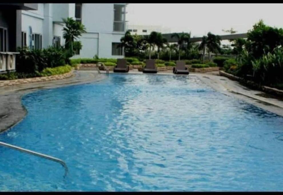 Cubao Manhattan Heights Unit 6h Tower B, 2br Manila