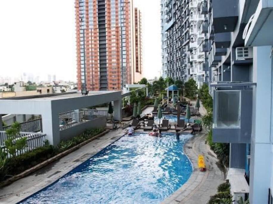 Cubao Manhattan Heights Unit 6h Tower B, 2br Manila