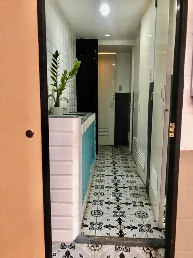 Apartment Budget Transient Capsule Makati Near Ayala And Buendia *